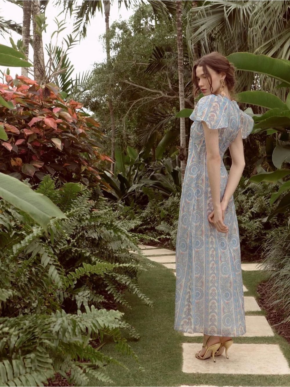 Hill House The Davina Dress in Blue Corsica Paisley - Picture 3 of 8